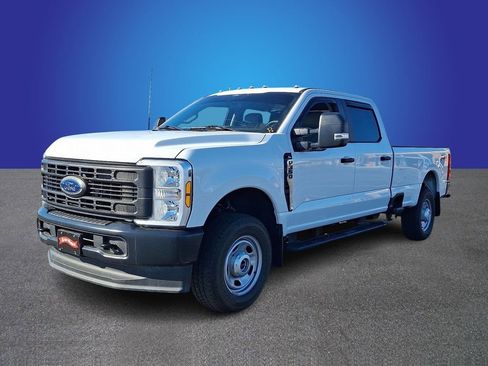 Used 2024 Ford F350 XL w/ FX4 Off-Road Package image 3