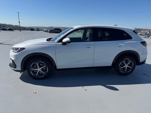 Used 2023 Honda HR-V EX-L image 10