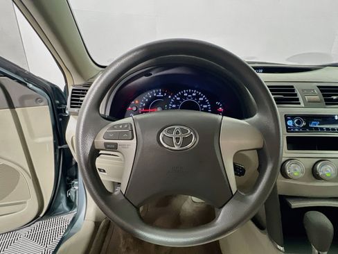 Used 2011 Toyota Camry LE w/ LE Extra-Value Pkg FWD image 17