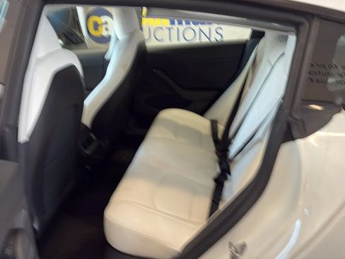 Used 2021 Tesla Model 3 Standard Range Plus RWD image 5
