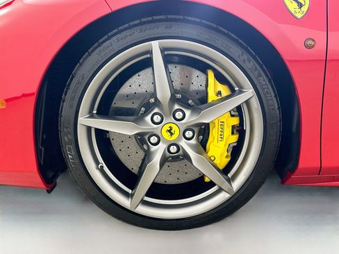 Used 2018 Ferrari 488 Spider RWD image 41