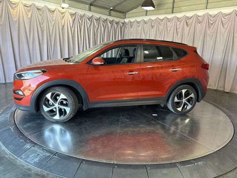 Used 2016 Hyundai Tucson Limited w/ Option Group 03 FWD image 8