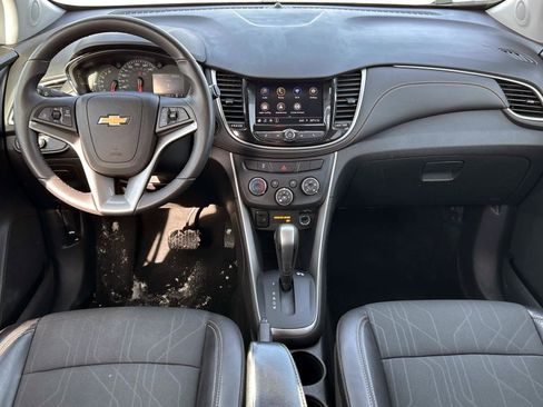 Certified 2022 Chevrolet Trax LT w/ LT Convenience Package image 13