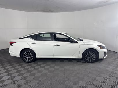 Used 2025 Nissan Altima 2.5 SV