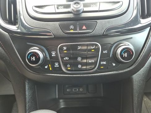 Used 2024 Chevrolet Equinox RS w/ RS Leather Package image 29