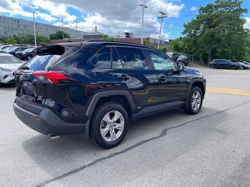 Certified 2025 Toyota RAV4 LE AWD/4WD image 8