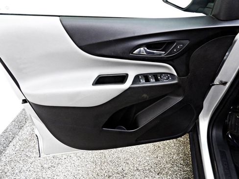 Used 2019 Chevrolet Equinox LS w/ LS Convenience Package image 7