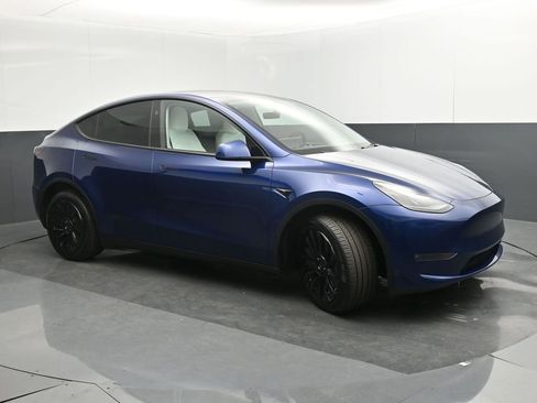 Used 2024 Tesla Model Y Long Range image 7
