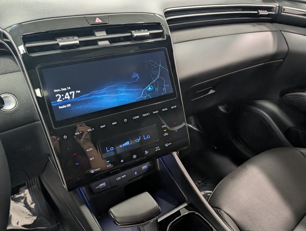 Certified 2024 Hyundai Santa Cruz Limited AWD/4WD image 12