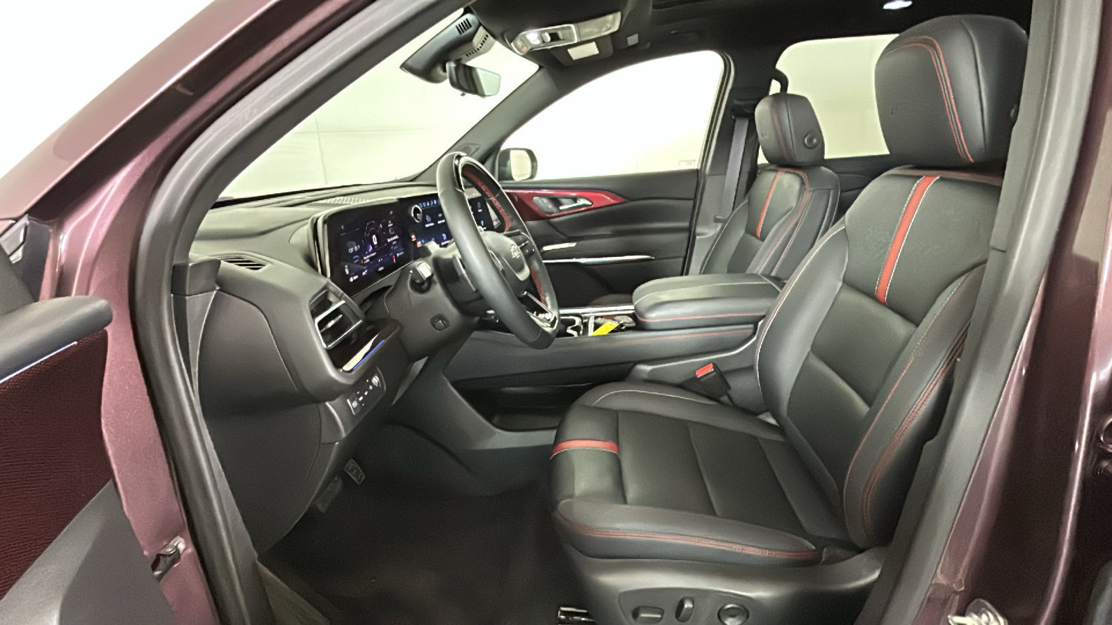 Used 2025 Chevrolet Traverse RS w/ LPO, Floor Liner Package AWD/4WD image 14