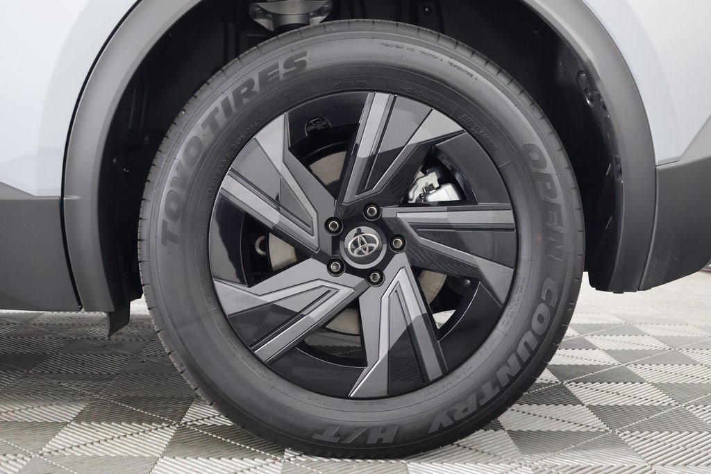 Used 2026 Toyota C-HR AWD/4WD image 16