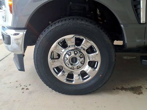 Used 2025 Ford F250 Lariat w/ Chrome Package AWD/4WD image 24