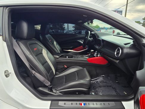 Used 2016 Chevrolet Camaro SS RWD image 17