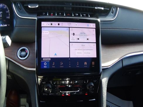 Certified 2024 Jeep Grand Cherokee L Summit w/ Luxury Tech Group V image 26