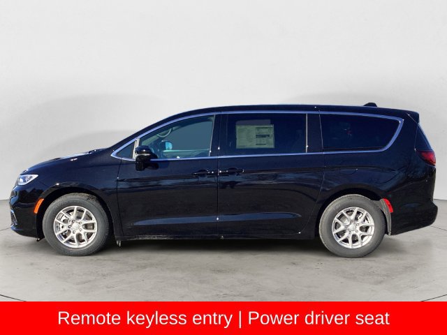 New 2026 Chrysler Pacifica Select FWD image 2