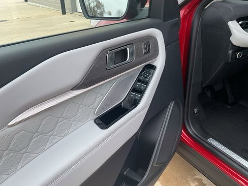 New 2026 Ford Explorer Platinum w/ LUX Leather Package image 8