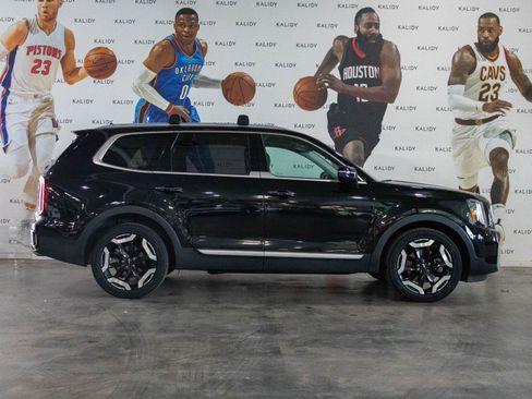 Used 2025 Kia Telluride S AWD/4WD image 18