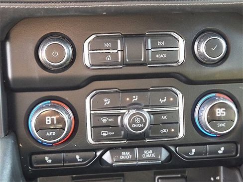 Used 2021 Chevrolet Tahoe Z71 w/ Luxury Package image 20