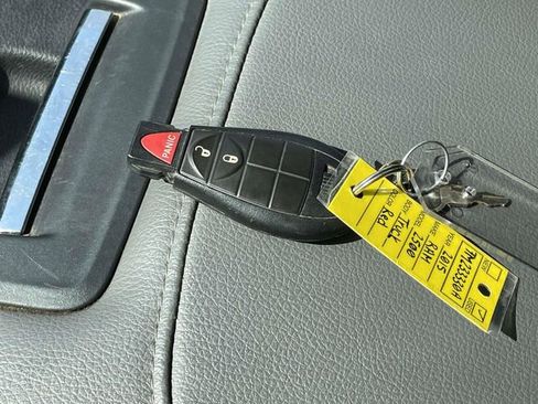 Used 2015 RAM 2500 SLT image 32