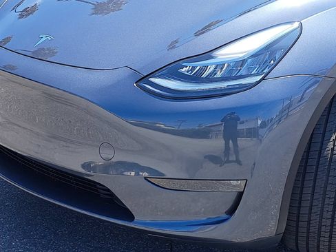 Used 2023 Tesla Model Y Long Range AWD/4WD image 34