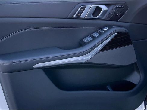 Used 2025 BMW X7 xDrive40i AWD/4WD image 22