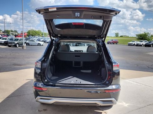 New 2025 Mitsubishi Outlander SE image 17