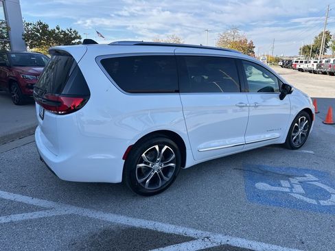 New 2026 Chrysler Pacifica Pinnacle w/ Trailer Tow Group image 31