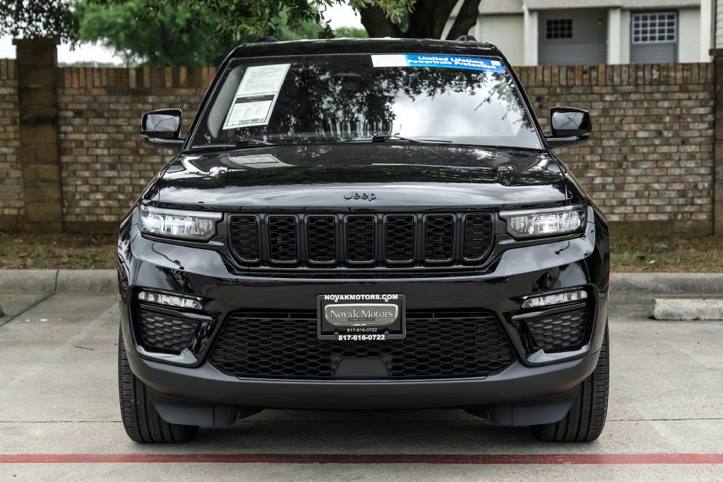 Used 2023 Jeep Grand Cherokee Limited w/ Black Appearance Package AWD/4WD image 10