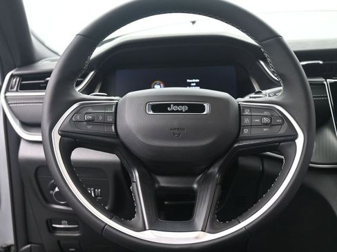 New 2025 Jeep Grand Cherokee L Laredo w/ Luxury Tech Group I image 30