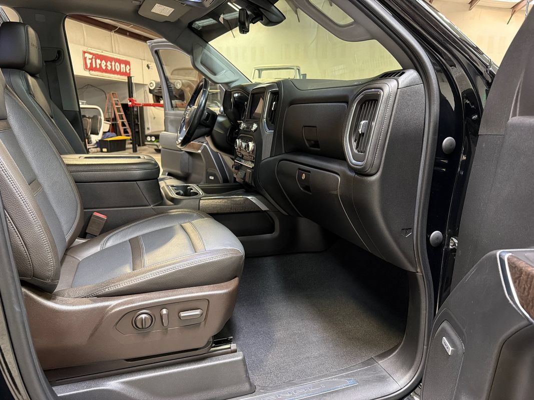 Used 2020 GMC Sierra 3500 Denali w/ Denali Ultimate Package AWD/4WD image 37