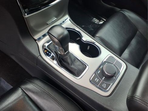 Used 2021 Jeep Grand Cherokee Limited image 17