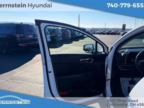 Used 2023 Kia Sportage EX image 13