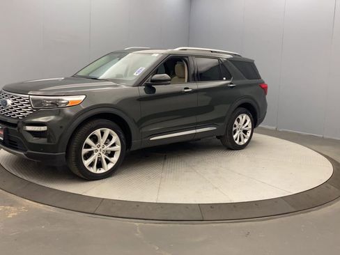 Used 2022 Ford Explorer Platinum w/ Equipment Group 601A AWD/4WD image 9