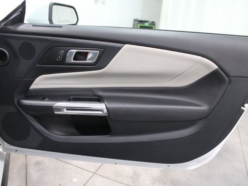 Used 2024 Ford Mustang Premium image 31