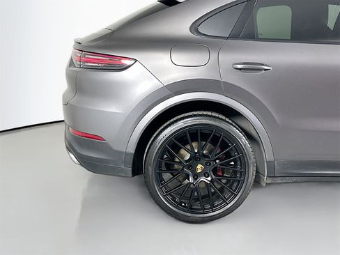 Certified 2023 Porsche Cayenne Coupe image 13