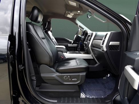 Used 2017 Ford F250 Lariat w/ Lariat Value Package image 17