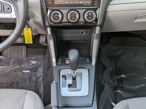 Used 2018 Subaru Forester 2.5i Premium w/ All-Weather Package image 19