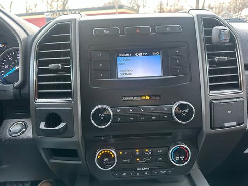 Used 2018 Ford Expedition XLT image 20