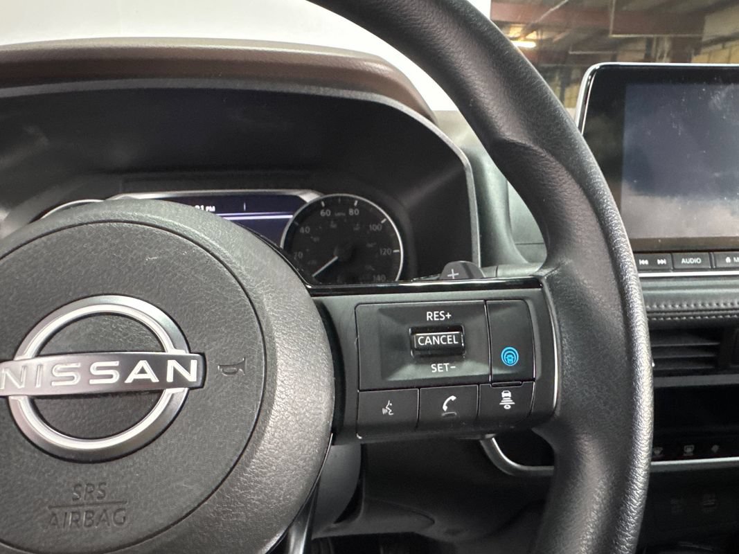 Used 2023 Nissan Rogue SV AWD/4WD image 13