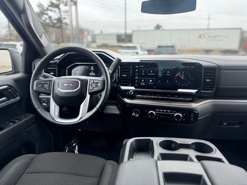 Used 2024 GMC Sierra 1500 Elevation image 12