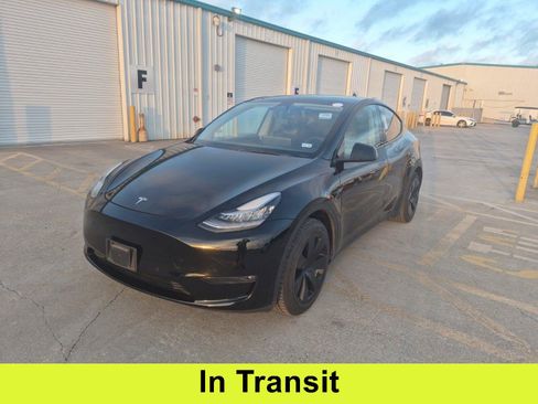 Used 2022 Tesla Model Y Long Range AWD/4WD image 1