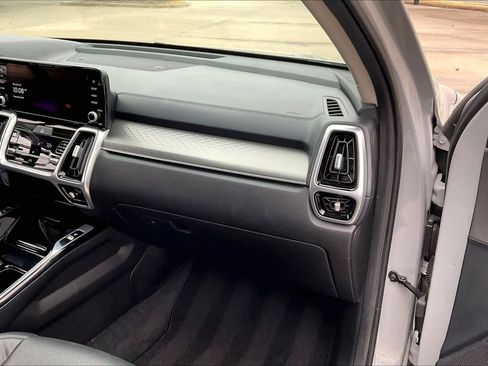 Used 2022 Kia Sorento SX image 17