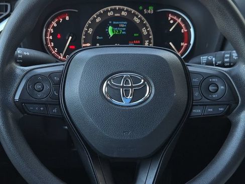 Used 2025 Toyota RAV4 XLE AWD/4WD image 25