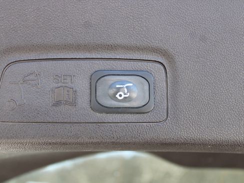 Used 2018 Lincoln MKC Select w/ Select Plus Package image 17