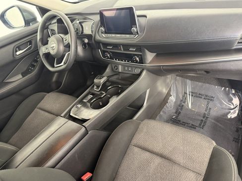 Used 2024 Nissan Rogue SV FWD image 11