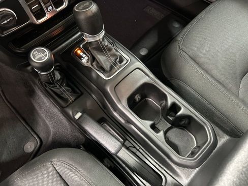 Used 2023 Jeep Wrangler Sahara w/ Cold Weather Group AWD/4WD image 22