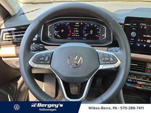 Certified 2025 Volkswagen Jetta SEL FWD image 16