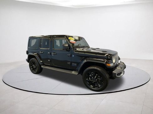 Certified 2025 Jeep Wrangler Sahara image 7