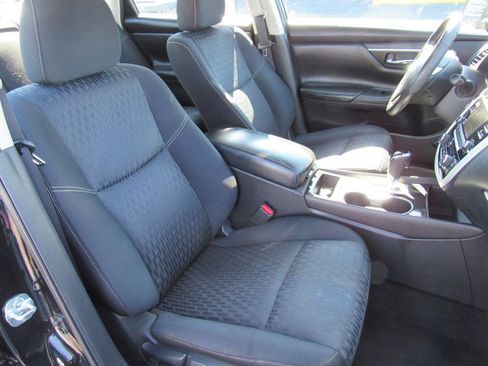 Used 2018 Nissan Altima 2.5 SV image 14