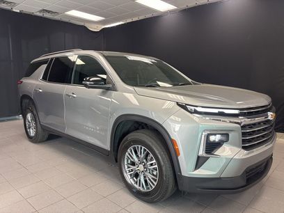 Used 2024 Chevrolet Traverse LT